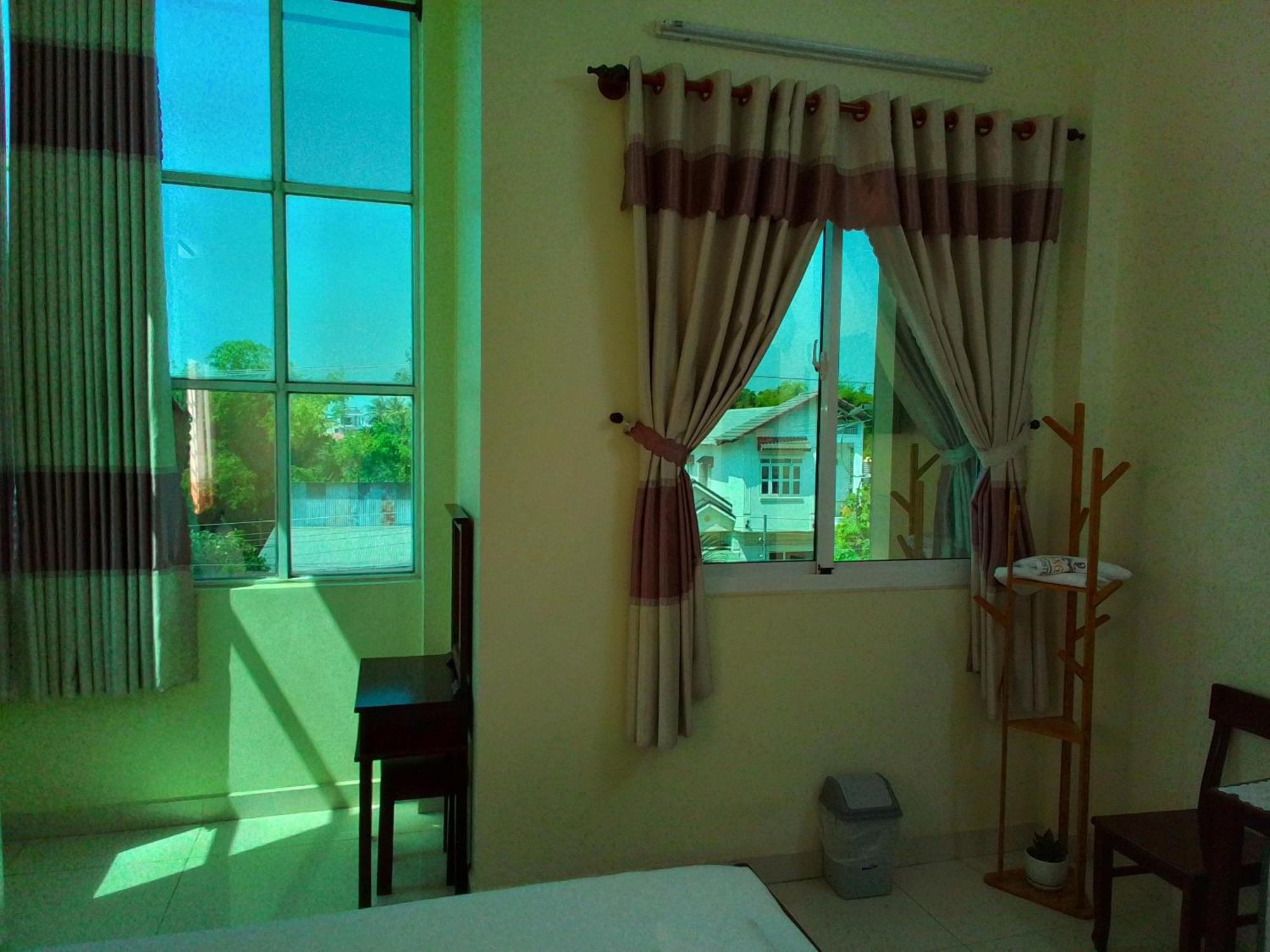 Hostel Dang Loi ホステルダンロイ Chau Doc Extérieur photo