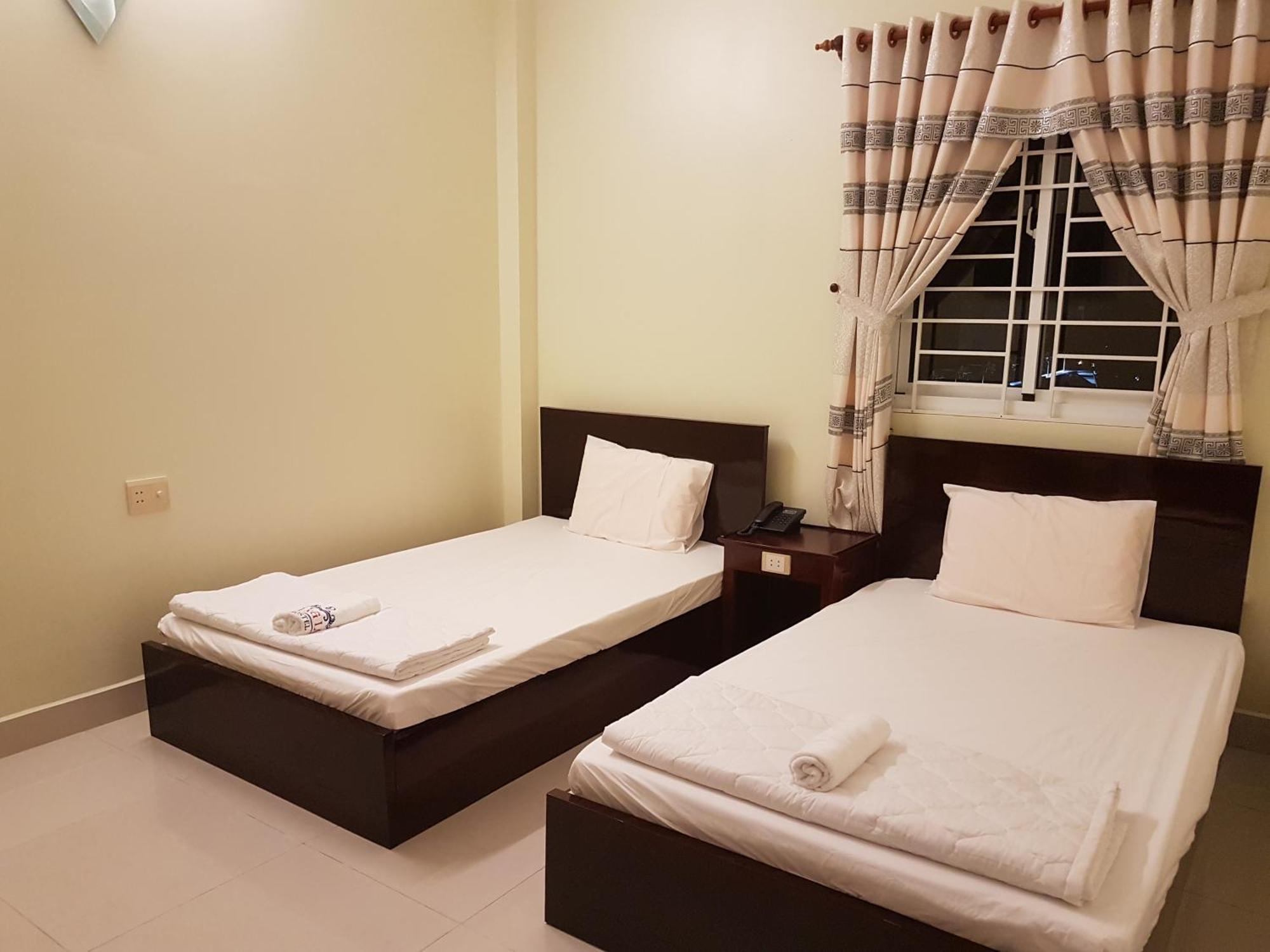 Hostel Dang Loi ホステルダンロイ Chau Doc Extérieur photo