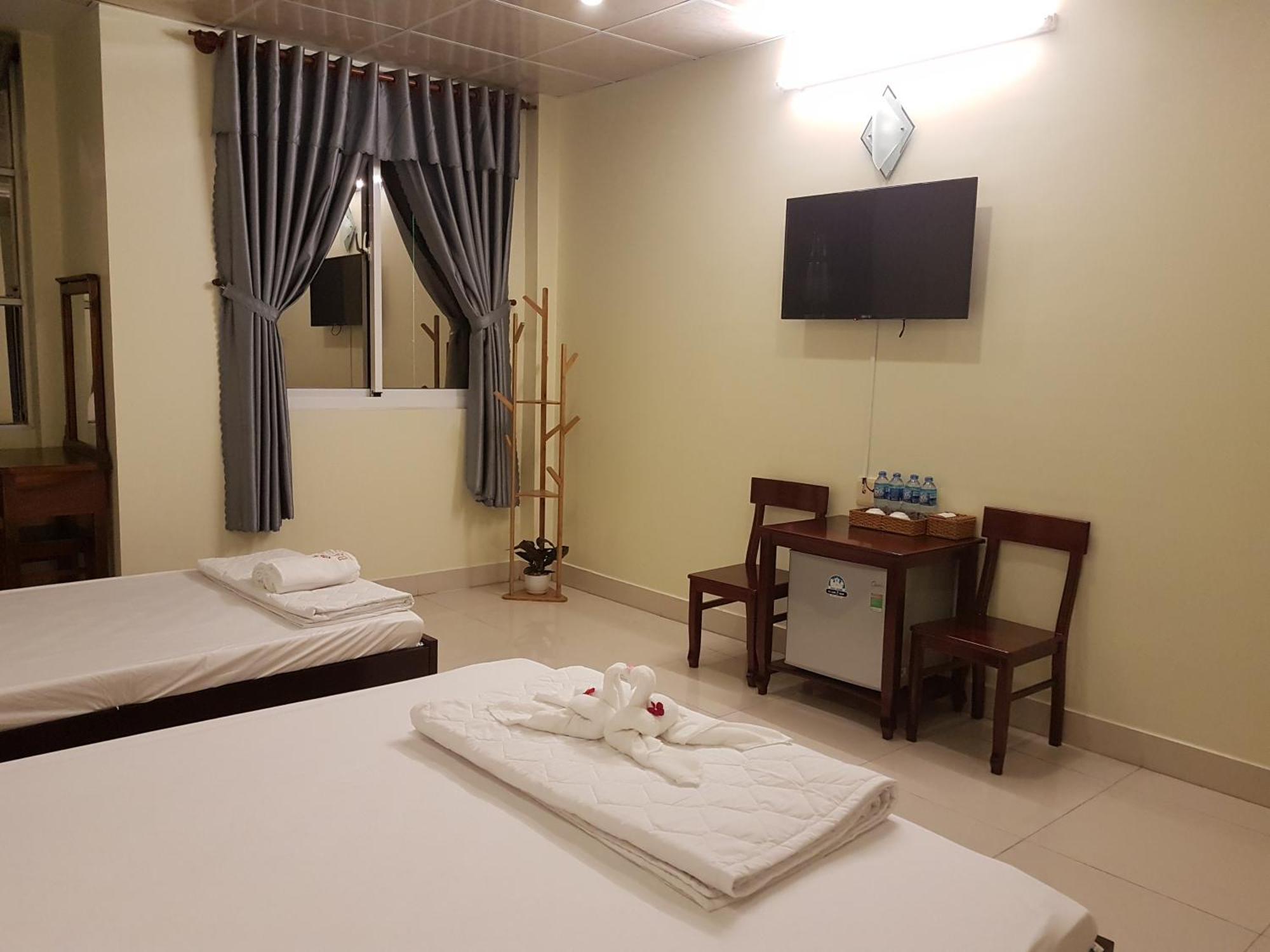 Hostel Dang Loi ホステルダンロイ Chau Doc Extérieur photo