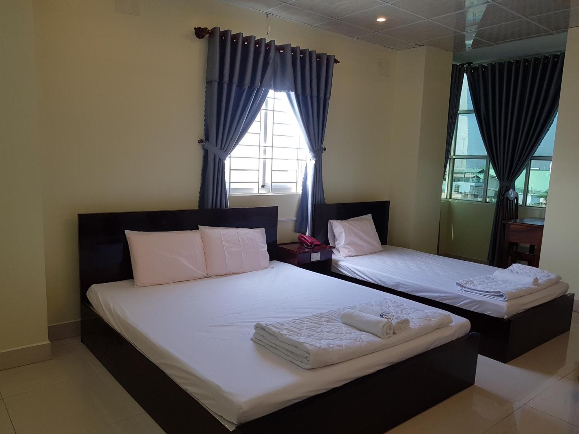 Hostel Dang Loi ホステルダンロイ Chau Doc Extérieur photo