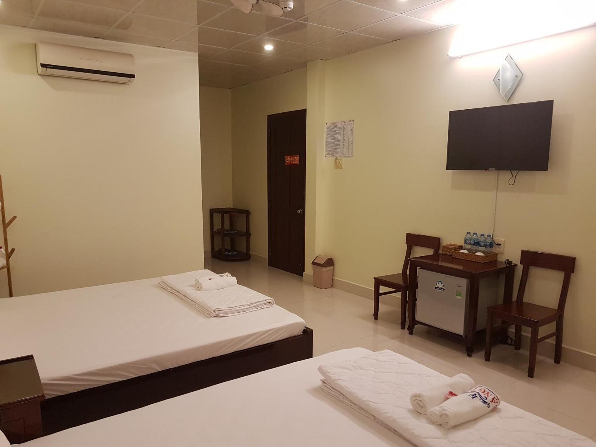 Hostel Dang Loi ホステルダンロイ Chau Doc Extérieur photo