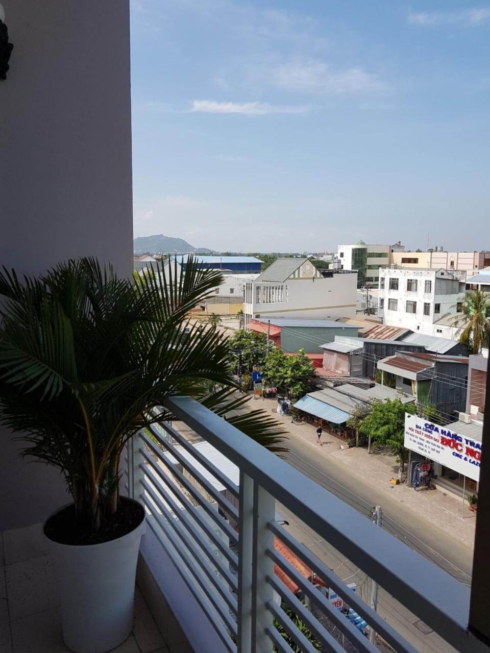 Hostel Dang Loi ホステルダンロイ Chau Doc Extérieur photo