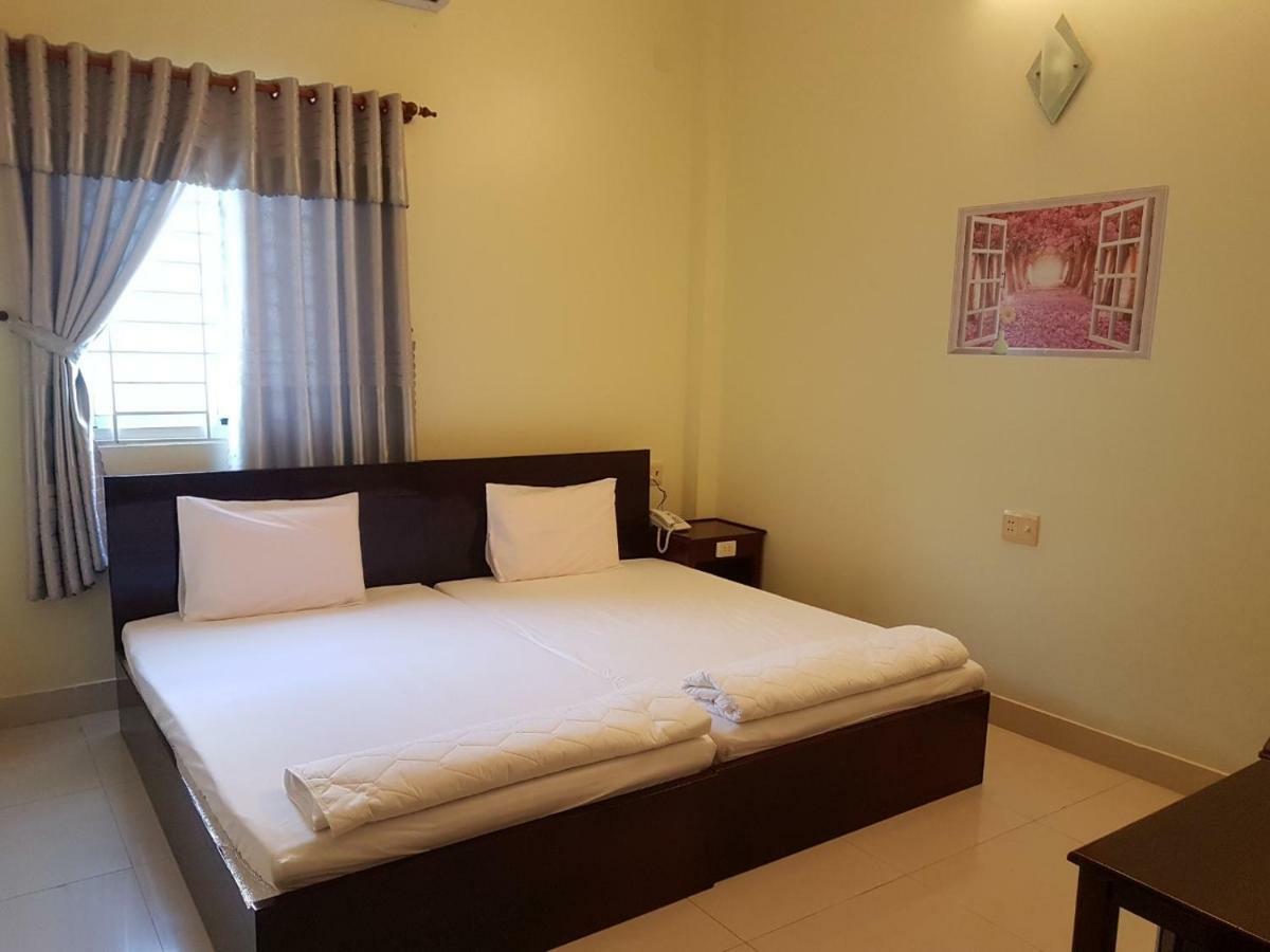 Hostel Dang Loi ホステルダンロイ Chau Doc Extérieur photo